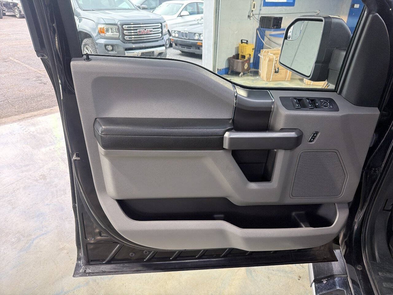 Used 2019 Ford F150 XLT w/ Equipment Group 302A Luxury AWD/4WD image 15