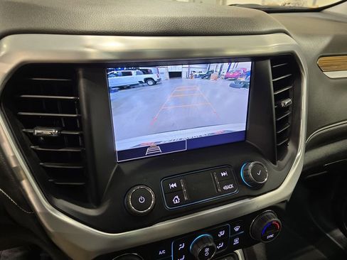 Used 2023 GMC Acadia SLE w/ Elevation Edition FWD image 15