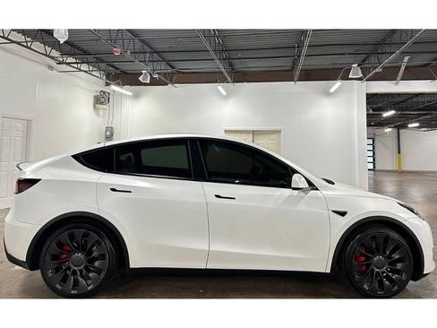 Used 2022 Tesla Model Y Performance AWD/4WD image 8