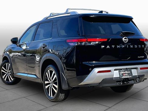 Certified 2024 Nissan Pathfinder Platinum FWD image 10