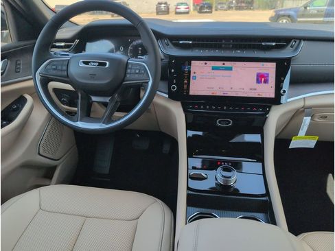 New 2026 Jeep Grand Cherokee Limited image 32