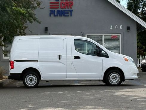 Used 2020 Nissan NV200 S image 4