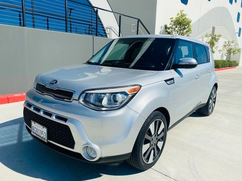 Used 2015 Kia Soul ! image 5