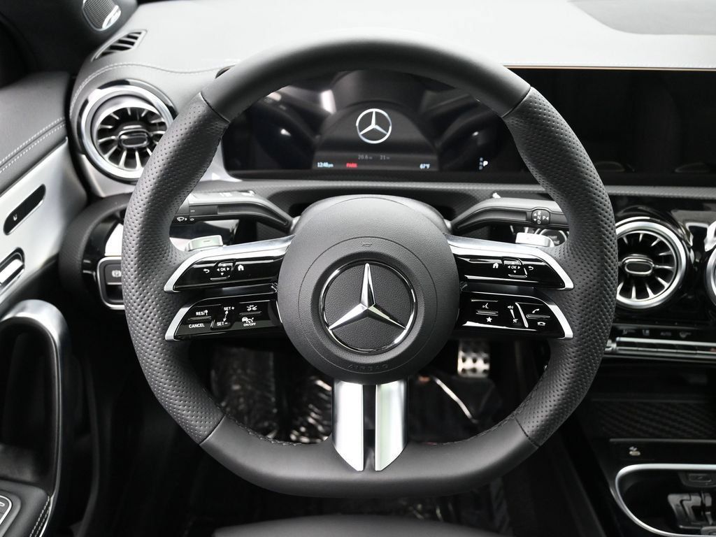 Used 2025 Mercedes-Benz CLA 250 4MATIC image 22