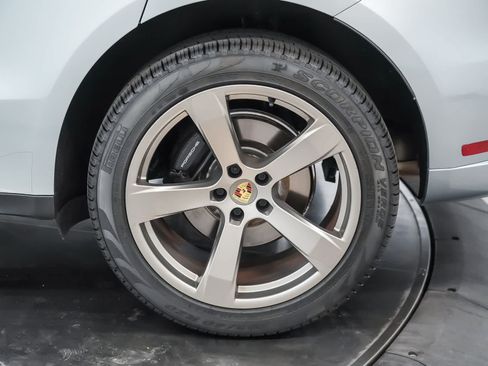 Certified 2023 Porsche Macan AWD/4WD image 14