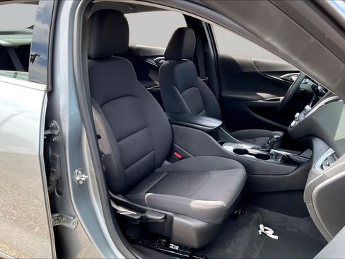 Used 2024 Chevrolet Malibu LT FWD image 9