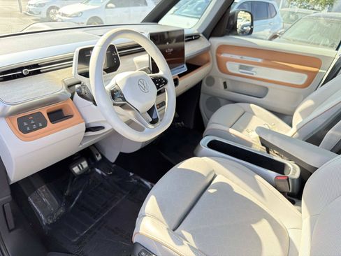 Certified 2025 Volkswagen ID. Buzz Pro S Plus AWD/4WD image 13