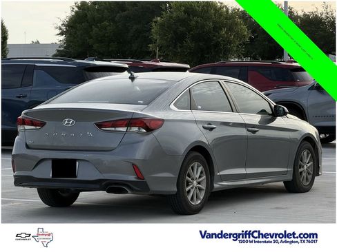 Used 2019 Hyundai Sonata SE w/ Cargo Package FWD image 4