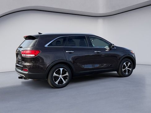 Used 2018 Kia Sorento EX image 5