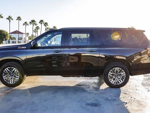 Used 2025 Chevrolet Suburban Z71 image 15