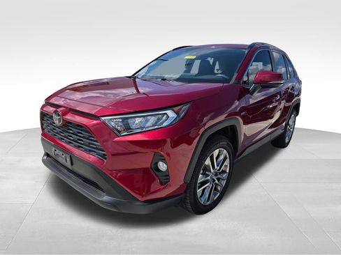 Used 2019 Toyota RAV4 XLE Premium FWD image 1
