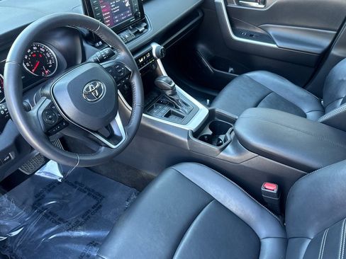Used 2021 Toyota RAV4 XLE Premium w/ Carpet Mat Package (TMS) image 8