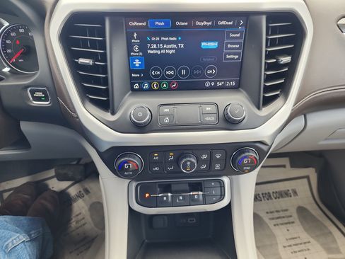 Certified 2023 GMC Acadia SLT w/ Trailering Package image 14