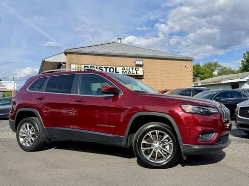 Used 2021 Jeep Cherokee Latitude Lux FWD image 1
