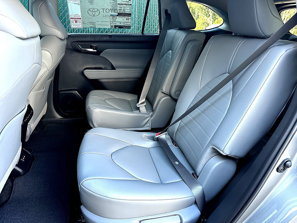 New 2026 Toyota Highlander XLE AWD/4WD image 15