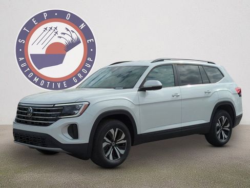 New 2026 Volkswagen Atlas SE image 2