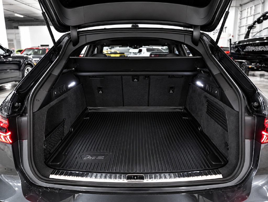 Used 2023 Audi RS 6 AWD/4WD image 40