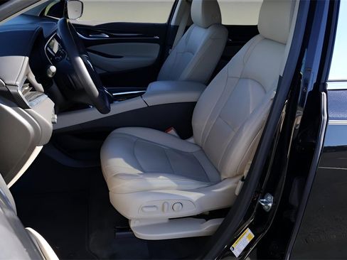 Used 2020 Buick Enclave Essence image 13