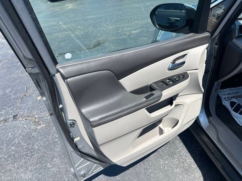Used 2016 Honda Odyssey SE image 11