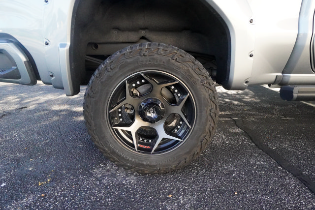 Used 2023 GMC Sierra 1500 AT4 w/ AT4 Premium Package AWD/4WD image 37