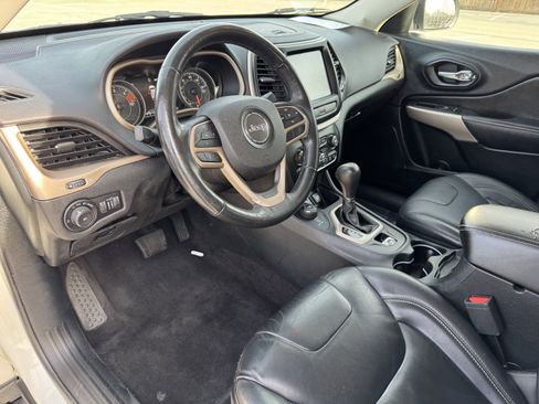 Used 2017 Jeep Cherokee Limited image 28