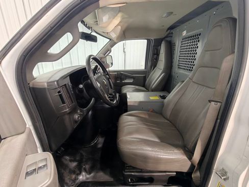 Used 2019 Chevrolet Express 3500 Extended w/ Driver Convenience Package RWD image 27