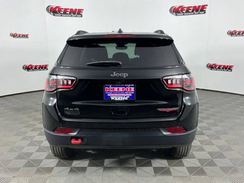 Used 2022 Jeep Compass Trailhawk w/ Trailhawk Convenience Group AWD/4WD image 7