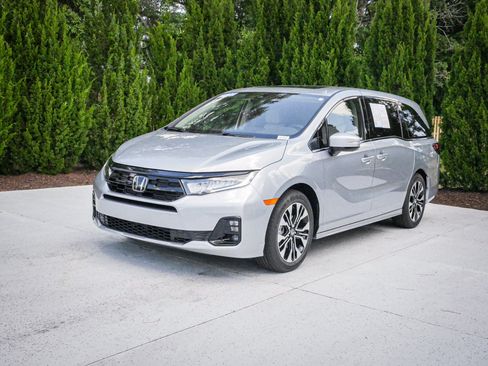 Certified 2026 Honda Odyssey Elite image 5