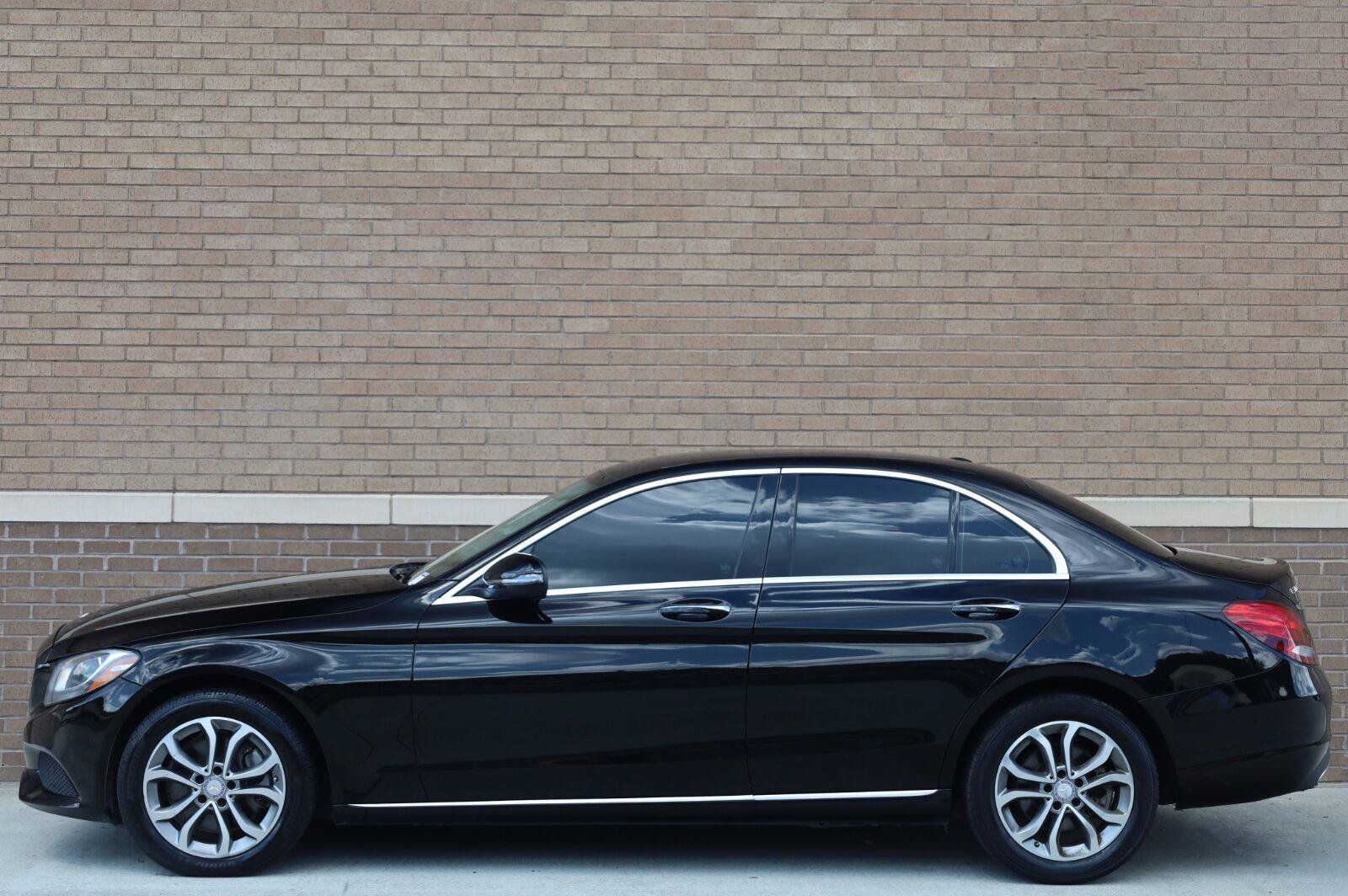 Used 2017 Mercedes-Benz C 300 4MATIC Sedan image 2
