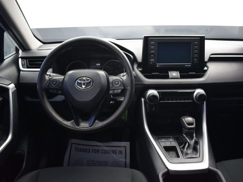 Used 2021 Toyota RAV4 LE FWD image 14