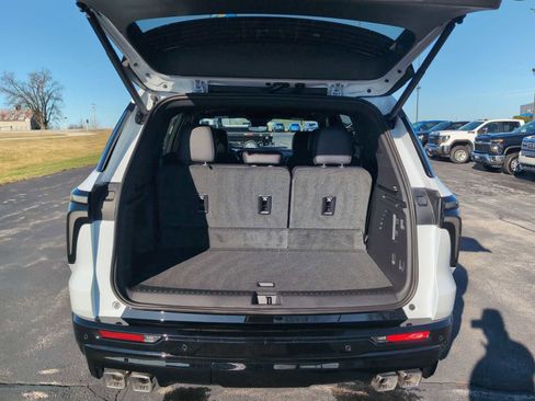 New 2026 Chevrolet Traverse RS FWD image 27