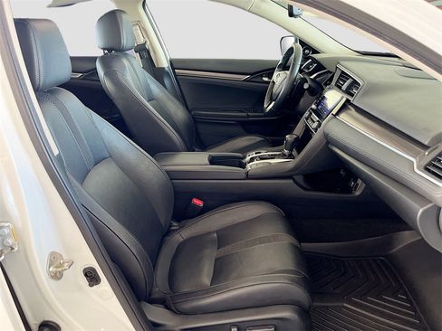 Used 2019 Honda Civic Touring image 28