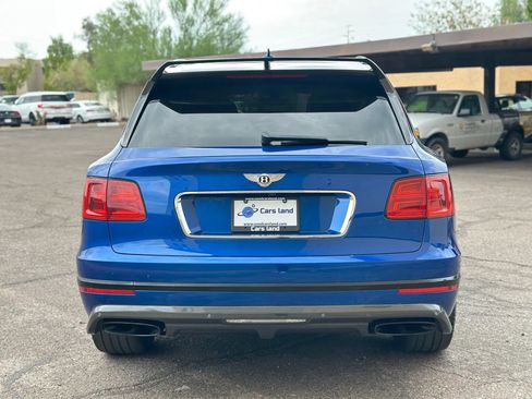 Used 2017 Bentley Bentayga AWD/4WD image 4