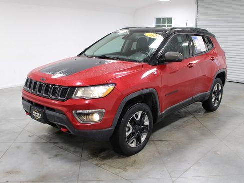 Used 2018 Jeep Compass Trailhawk w/ Leather Interior Group AWD/4WD image 5