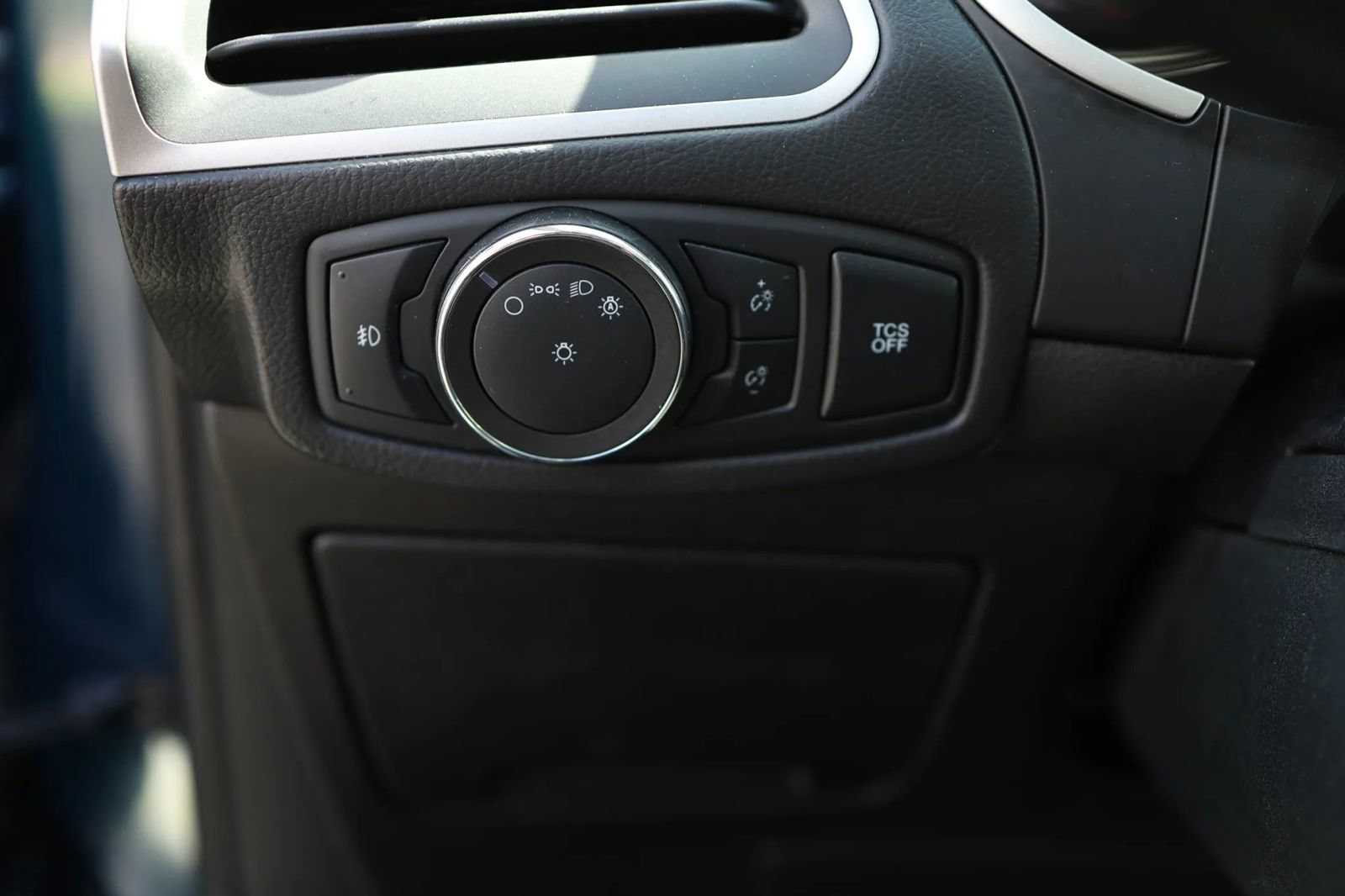 Used 2020 Ford Edge SEL FWD image 15