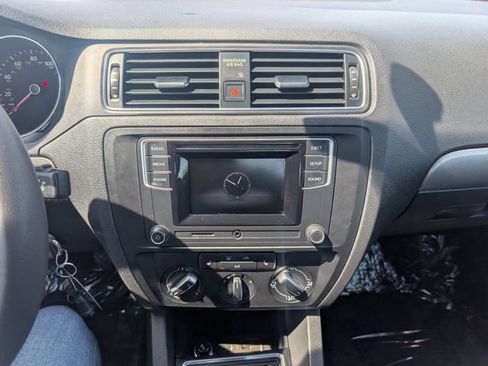 Used 2018 Volkswagen Jetta S w/ Cold Weather Package FWD image 12