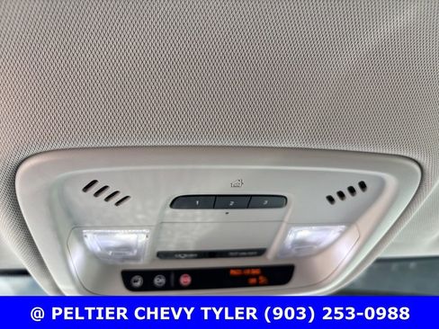 Used 2020 Chevrolet Traverse LT FWD image 17
