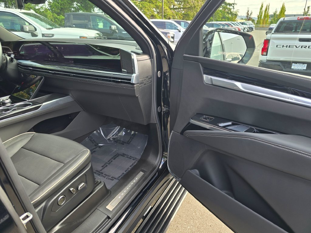 Used 2026 Cadillac Escalade ESV Sport AWD/4WD image 10