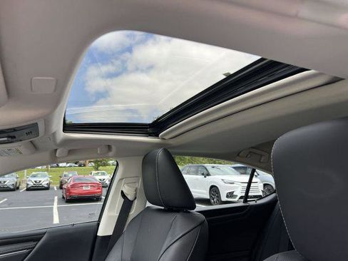 Certified 2025 Lexus ES 300h w/ Premium Package FWD image 20