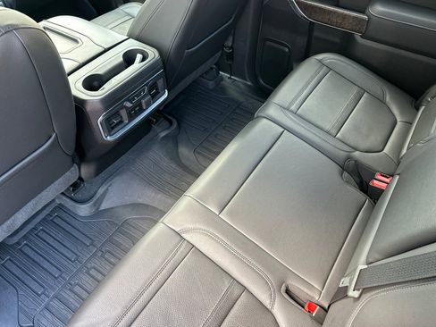 Used 2022 GMC Sierra 3500 Denali w/ Denali Ultimate Package image 12