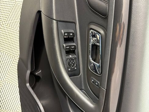 Used 2013 Ford Taurus SHO image 11