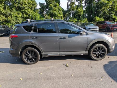 Used 2018 Toyota RAV4 Adventure AWD/4WD image 5