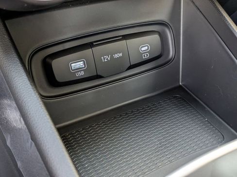 New 2026 Hyundai Venue SE image 24