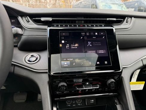 New 2025 Jeep Grand Cherokee Laredo X image 18