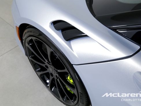 Used 2025 McLaren Artura Spider image 29