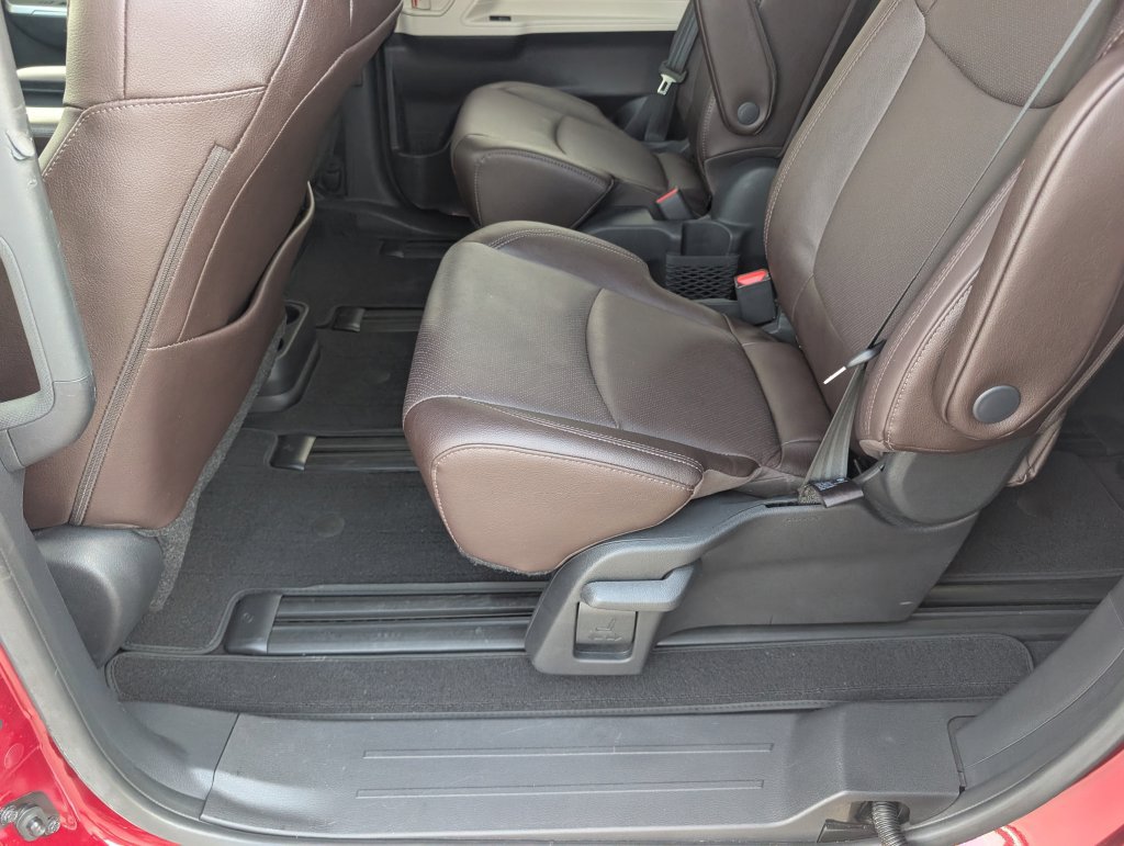 Used 2021 Toyota Sienna Platinum w/ Protection Package (TMS) AWD/4WD image 13