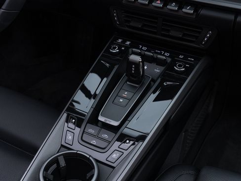 Used 2025 Porsche 911 Carrera image 20