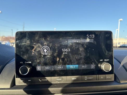 Used 2025 Honda Pilot Sport image 19