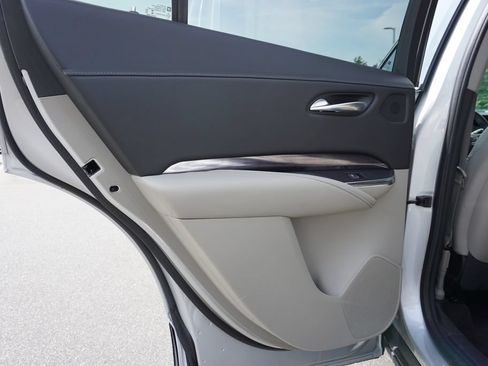 Used 2022 Cadillac XT4 Luxury w/ Cold Weather Package FWD image 38