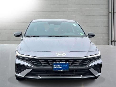 Used 2025 Hyundai Elantra SEL FWD image 2